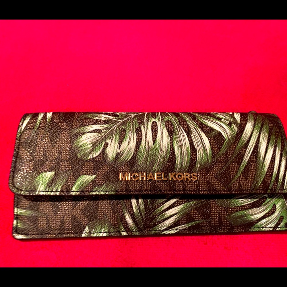Michael Kors Palm Wallet